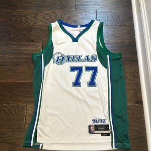 Nike Luca Dončić Jersey size M